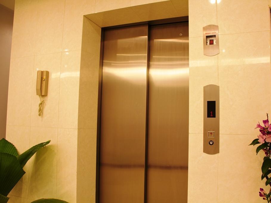 Oyo 373 Mc Ginger House Hotel Patong Exterior foto