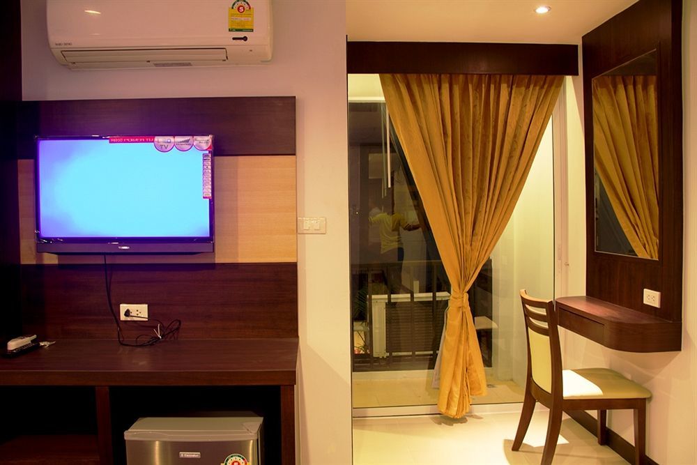 Oyo 373 Mc Ginger House Hotel Patong Exterior foto