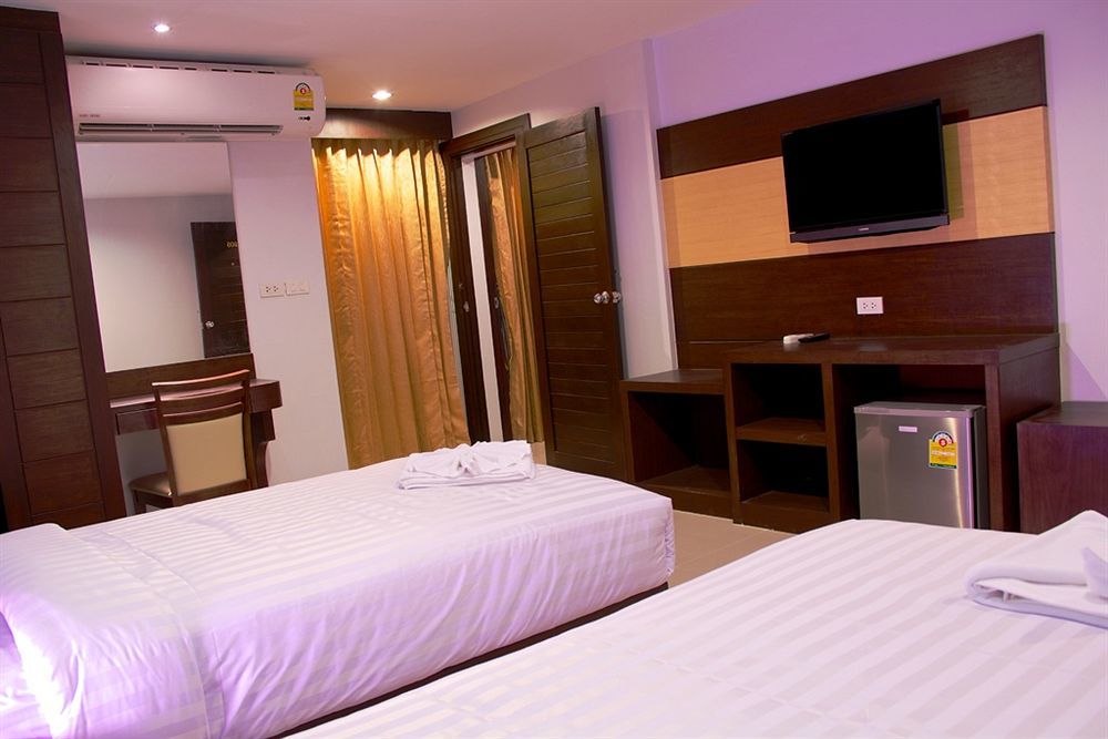 Oyo 373 Mc Ginger House Hotel Patong Exterior foto