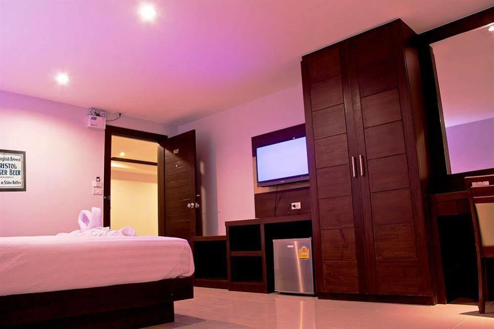 Oyo 373 Mc Ginger House Hotel Patong Exterior foto