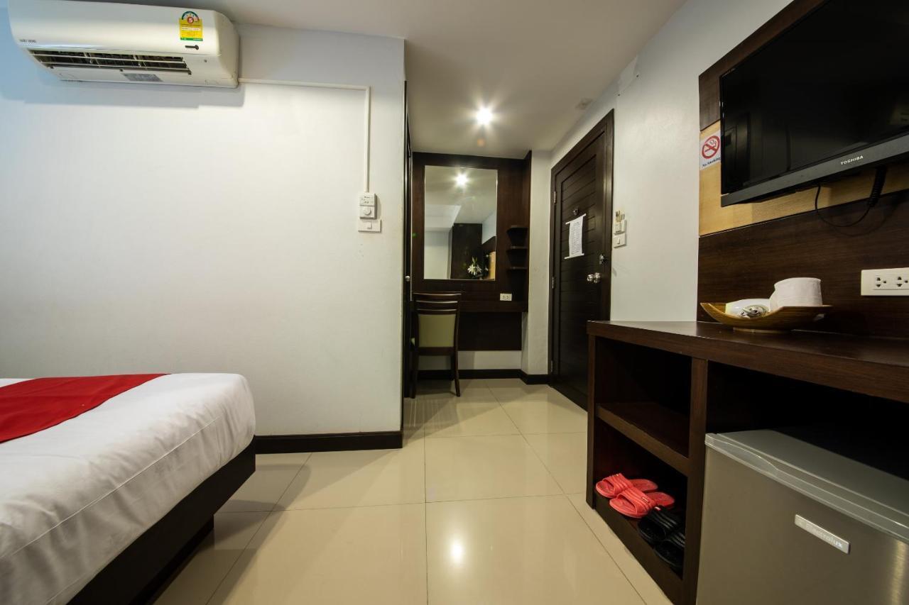 Oyo 373 Mc Ginger House Hotel Patong Exterior foto